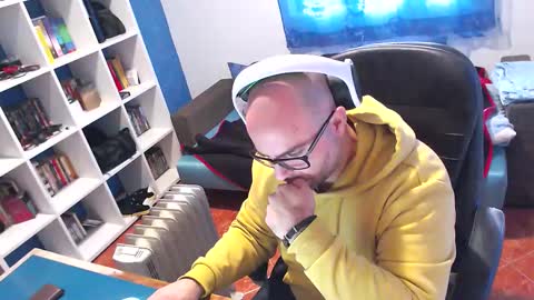 Snapshot of ravingr3d3 chatting on 12-19-25, 11:50 ravingr3d3 online show from 12-19-25, 11:50