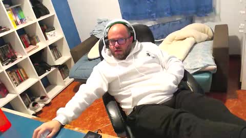 Snapshot of ravingr3d3 chatting on 01-07-26, 11:40 ravingr3d3 online show from 01-07-26, 11:40