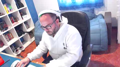 Snapshot of ravingr3d3 chatting on 01-08-26, 11:45 ravingr3d3 online show from 01-08-26, 11:45