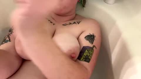 Ravynn 3 online show from 12-21-24, 04:41