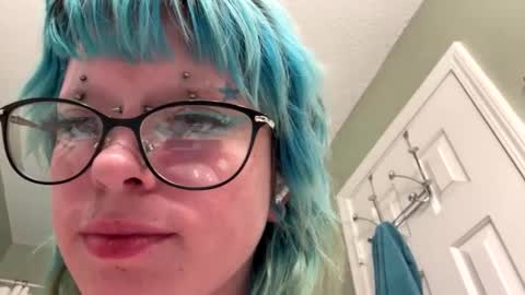 Snapshot of ravyn_xoxo chatting on 09-10-25, 06:41 Ravynn 3 online show from 09-10-25, 06:41