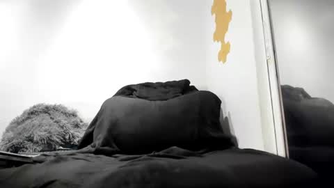 Snapshot of ray90fit chatting on 06-30-26, 01:34 rayfit90 online show from 06-30-26, 01:34