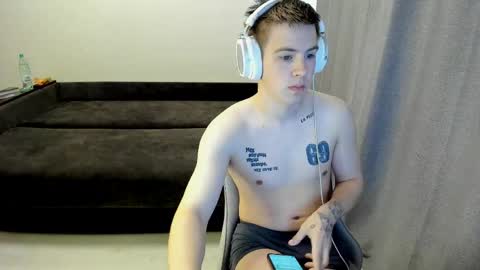 Ray online show from 04-19-26, 06:46