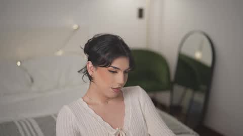 Rayvens online show from 11-25-25, 06:30