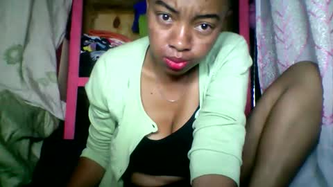 Snapshot of rayana_69 chatting on 05-04-26, 03:57 rayana_69 online show from 05-04-26, 03:57