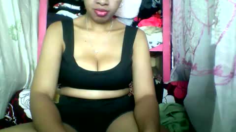 Snapshot of rayana_69 chatting on 05-30-26, 11:29 rayana_69 online show from 05-30-26, 11:29