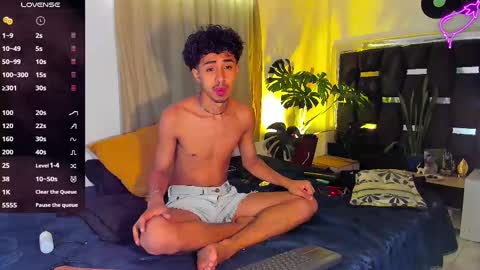 Snapshot of raydevil_ chatting on 02-27-25, 06:53 Rayn online show from 02-27-25, 06:53