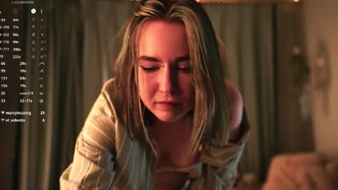 Snapshot of raykaspi chatting on 01-15-26, 02:10 Lily online show from 01-15-26, 02:10