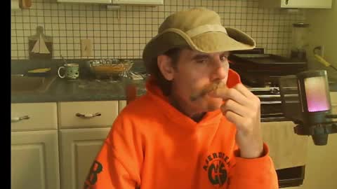 Ray online show from 11-01-25, 08:55