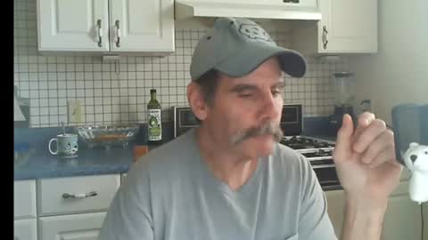 Snapshot of raylene4u2 chatting on 06-20-26, 05:49 Ray online show from 06-20-26, 05:49