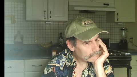 Snapshot of raylene4u2 chatting on 07-20-26, 05:55 Ray online show from 07-20-26, 05:55