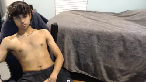 raymondg8596 online show from 02-25-25, 03:42