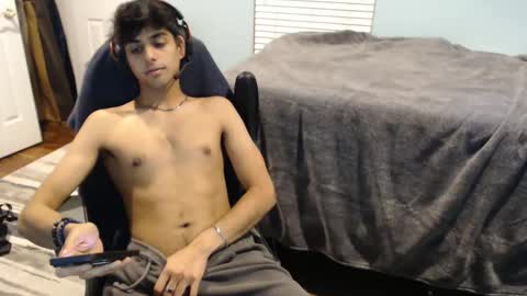 raymondg8596 online show from 03-04-25, 02:49