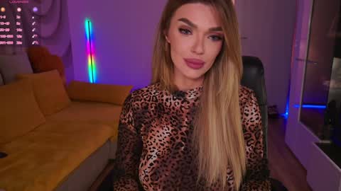 raysalexis19 online show from 01-31-25, 03:00