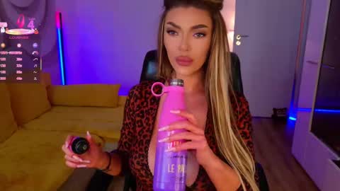 raysalexis19 online show from 02-19-25, 12:33