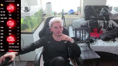 Rayzel online show from 04-17-26, 11:57