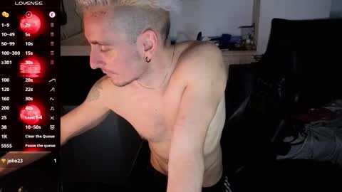 Snapshot of rayzel_white chatting on 04-27-26, 07:23 Rayzel White online show from 04-27-26, 07:23