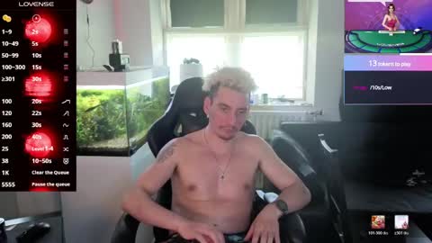 Snapshot of rayzel_white chatting on 06-04-26, 05:52 Rayzel White online show from 06-04-26, 05:52