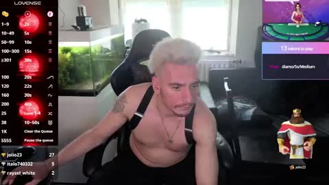 Snapshot of rayzel_white chatting on 06-09-26, 05:13 Rayzel White online show from 06-09-26, 05:13