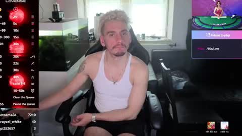 Rayzel White online show from 06-15-26, 07:43
