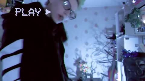 Snapshot of raziel_haze chatting on 12-05-24, 08:11 Yrriel Strife Candy-Demon Caveboy mr. Cringe online show from 12-05-24, 08:11