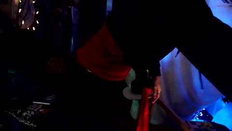 Snapshot of raziel_haze chatting on 01-16-25, 05:11 Yrriel Strife Candy-Demon Caveboy mr. Cringe online show from 01-16-25, 05:11