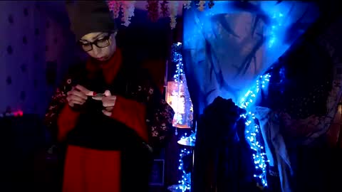 Snapshot of raziel_haze chatting on 02-04-25, 05:53 Yrriel Strife Candy-Demon Caveboy mr. Cringe online show from 02-04-25, 05:53