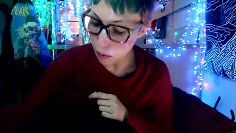 Snapshot of raziel_haze chatting on 02-14-25, 01:51 Yrriel Strife Candy-Demon Caveboy mr. Cringe online show from 02-14-25, 01:51