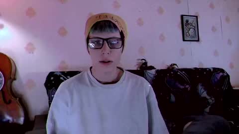 Snapshot of raziel_haze chatting on 03-01-25, 04:11 Yrriel Strife Candy-Demon Caveboy mr. Cringe online show from 03-01-25, 04:11