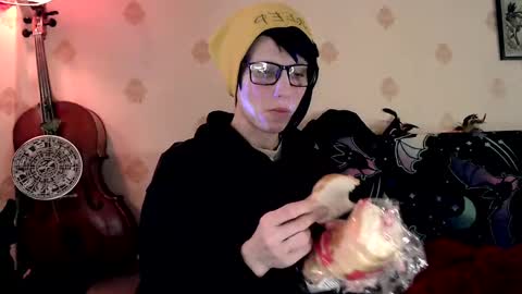 Snapshot of raziel_haze chatting on 03-02-25, 09:53 Yrriel Strife Candy-Demon Caveboy mr. Cringe online show from 03-02-25, 09:53