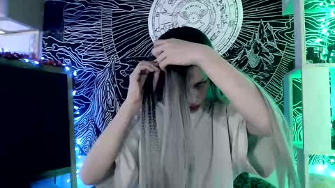 Snapshot of raziel_haze chatting on 03-10-25, 01:54 Yrriel Strife Candy-Demon Caveboy mr. Cringe online show from 03-10-25, 01:54