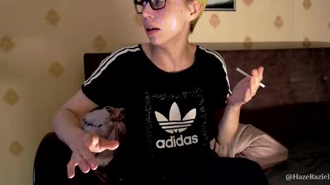 Snapshot of raziel_haze chatting on 09-15-25, 03:56 Yrriel Strife Candy-Demon Caveboy mr. Cringe online show from 09-15-25, 03:56