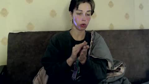 Snapshot of raziel_haze chatting on 11-12-25, 01:44 Yrriel Strife Candy-Demon Caveboy mr. Cringe online show from 11-12-25, 01:44