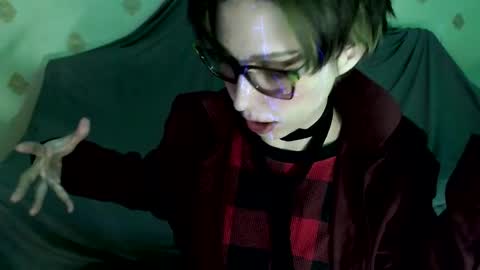 Snapshot of raziel_haze chatting on 11-23-25, 06:52 Yrriel Strife Candy-Demon Caveboy mr. Cringe online show from 11-23-25, 06:52