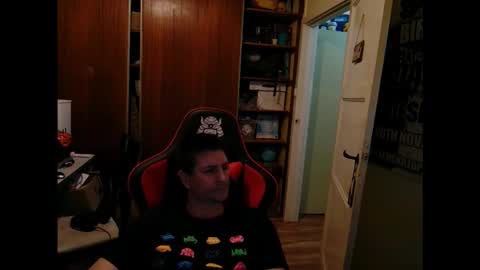 Snapshot of razoricau chatting on 09-10-25, 04:51 razoricau online show from 09-10-25, 04:51