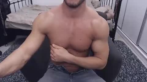 Snapshot of razvan_corneliu chatting on 12-22-24, 02:28 Razvan online show from 12-22-24, 02:28