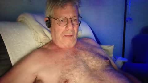 mickey95003 online show from 04-10-26, 01:55