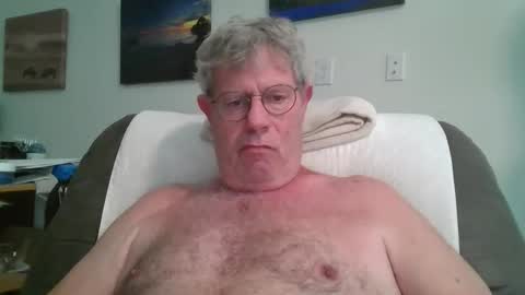 mickey95003 online show from 04-18-26, 05:39