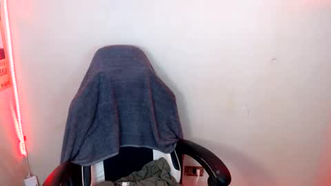 Snapshot of ready2care4youbabe chatting on 05-11-26, 06:38 Beth online show from 05-11-26, 06:38