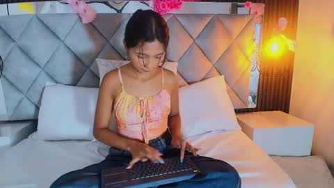 Snapshot of real_doncella_pussy chatting on 04-29-26, 08:04 DONCELLA online show from 04-29-26, 08:04