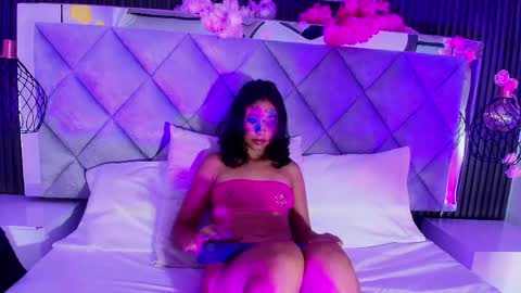 Snapshot of real_doncella_pussy chatting on 05-15-26, 01:29 DONCELLA online show from 05-15-26, 01:29