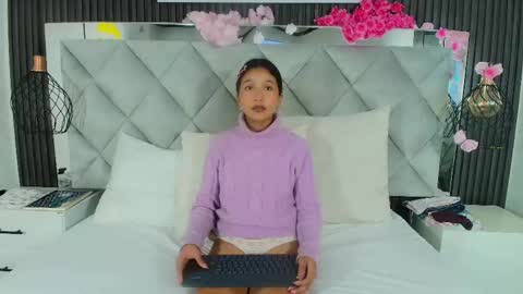 Snapshot of real_doncella_pussy chatting on 05-29-26, 06:39 DONCELLA online show from 05-29-26, 06:39