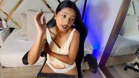 Snapshot of real_doncella_pussy chatting on 07-10-26, 04:42 DONCELLA online show from 07-10-26, 04:42