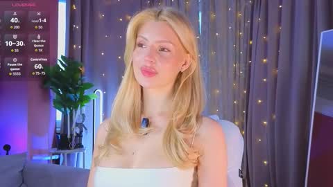 Snapshot of realcrystal chatting on 02-04-26, 05:13 Grace online show from 02-04-26, 05:13