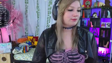 Snapshot of realsamisins chatting on 03-07-25, 04:00 Snap - RealSamiSins online show from 03-07-25, 04:00