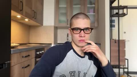 AliceEve online show from 04-03-26, 08:56