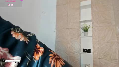 Snapshot of rebecablack_ chatting on 07-15-26, 06:35 Rebeca Black online show from 07-15-26, 06:35