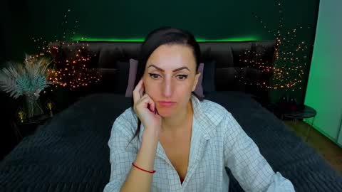 rebecca_diamonds online show from 03-05-25, 06:44