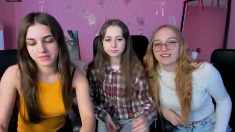 rebecca_smile_ online show from 04-16-26, 12:06