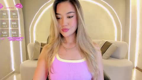 Snapshot of rebeccahudson_ chatting on 05-08-26, 08:47 Rebe online show from 05-08-26, 08:47